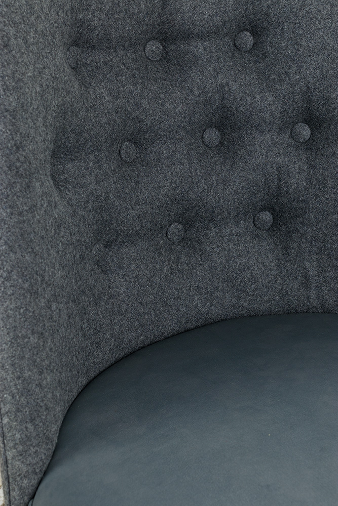 Beizton: PS01 | Bezug Sitz: A1974 | Rücken: A2082