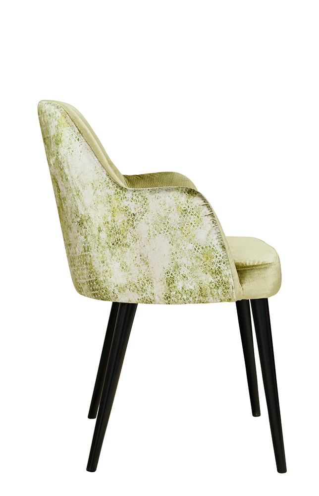 Beizton: PS01 | Bezug Sitz: A3424 | Rücken innen: A3438 | Rücken außen: A3459